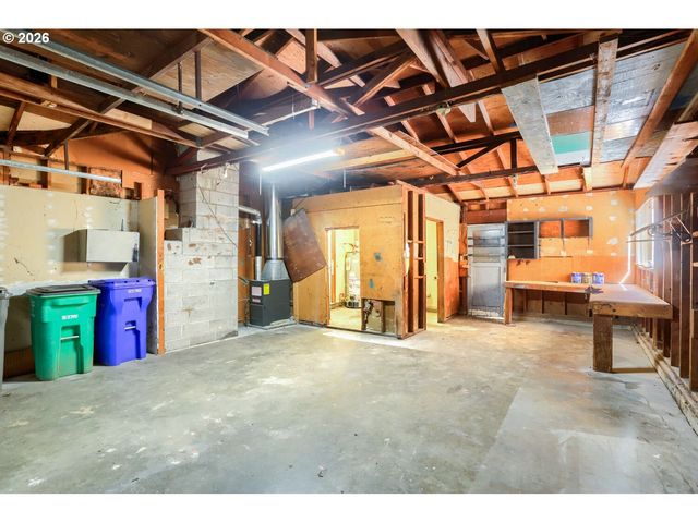 17101 Se MARKET St, Portland, OR 97233