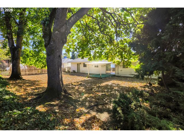 17101 Se MARKET St, Portland, OR 97233