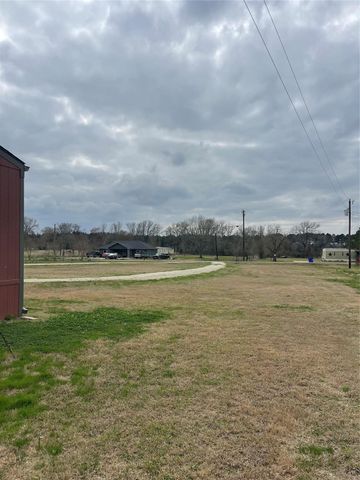 702 County Road 1500, Crockett, TX 75835