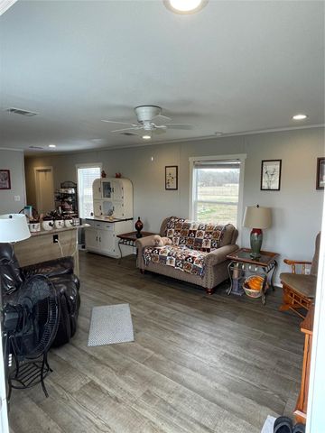 702 County Road 1500, Crockett, TX 75835