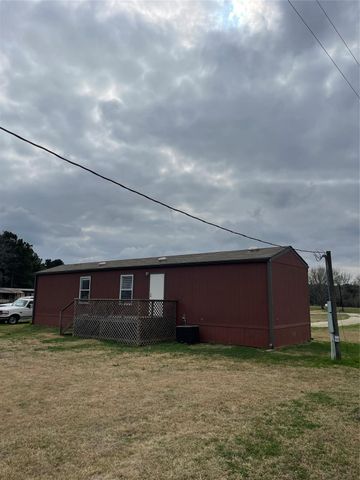 702 County Road 1500, Crockett, TX 75835