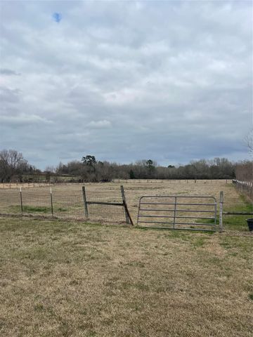 702 County Road 1500, Crockett, TX 75835