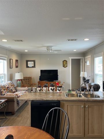 702 County Road 1500, Crockett, TX 75835