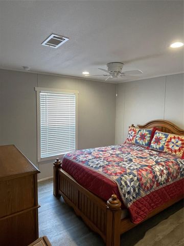 702 County Road 1500, Crockett, TX 75835