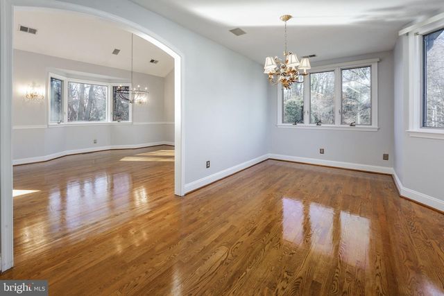 2018 SWAN TER, Alexandria, VA 22307