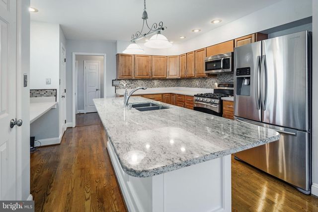 2018 SWAN TER, Alexandria, VA 22307