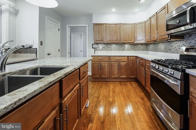 2018 SWAN TER, Alexandria, VA 22307