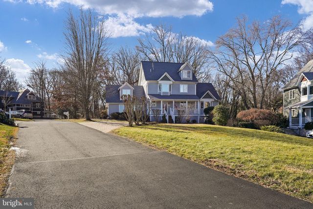 2018 SWAN TER, Alexandria, VA 22307