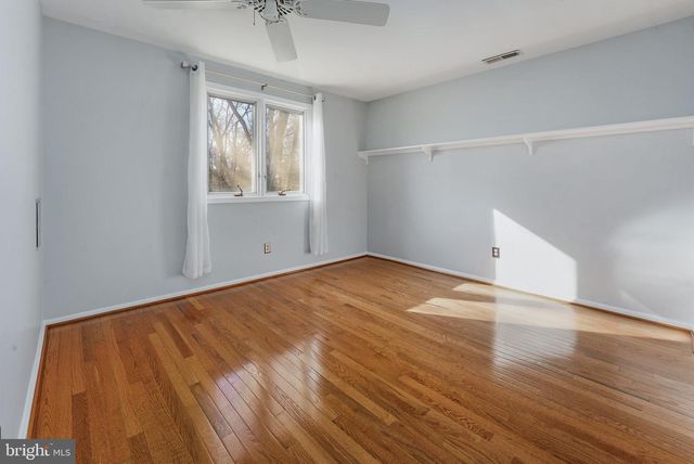 2018 SWAN TER, Alexandria, VA 22307