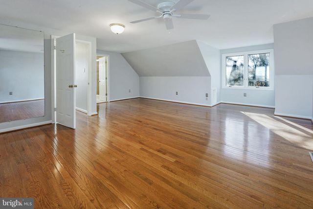 2018 SWAN TER, Alexandria, VA 22307