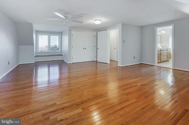 2018 SWAN TER, Alexandria, VA 22307