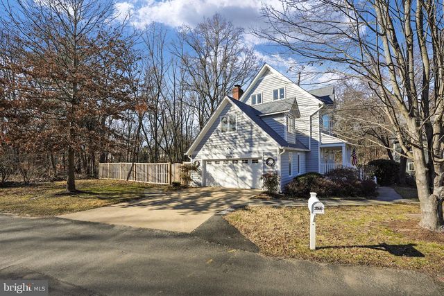 2018 SWAN TER, Alexandria, VA 22307