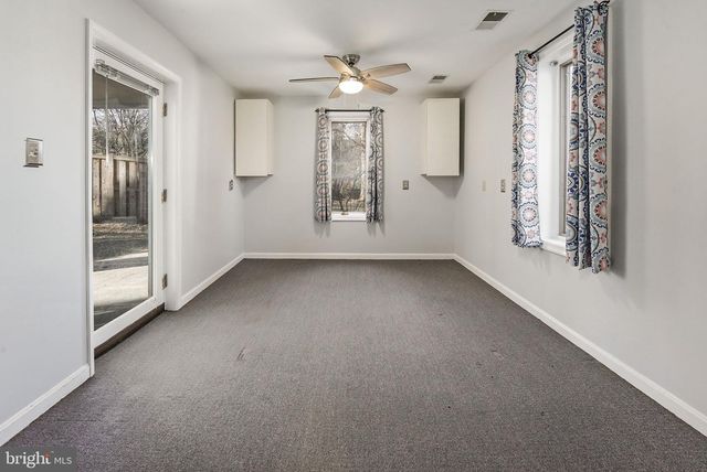 2018 SWAN TER, Alexandria, VA 22307