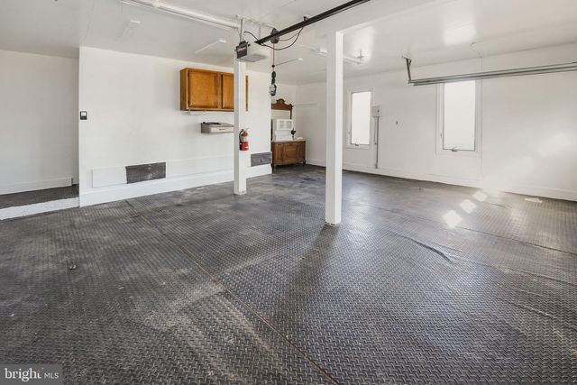 2018 SWAN TER, Alexandria, VA 22307
