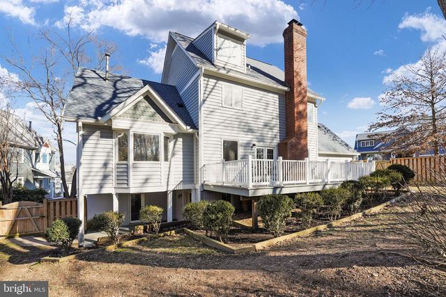 2018 SWAN TER, Alexandria, VA 22307