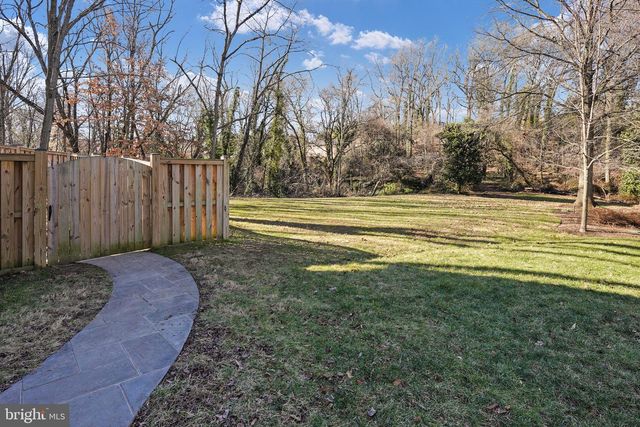 2018 SWAN TER, Alexandria, VA 22307