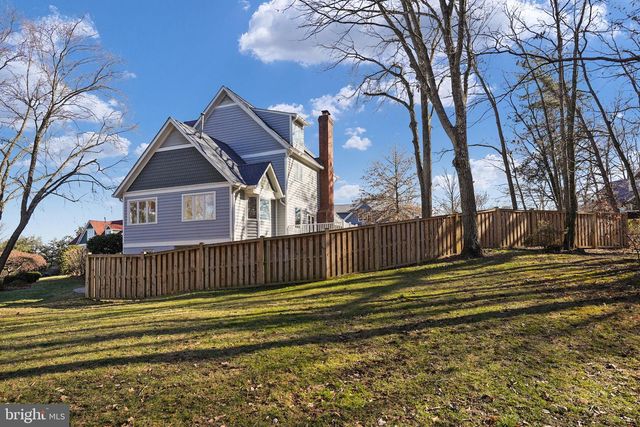 2018 SWAN TER, Alexandria, VA 22307