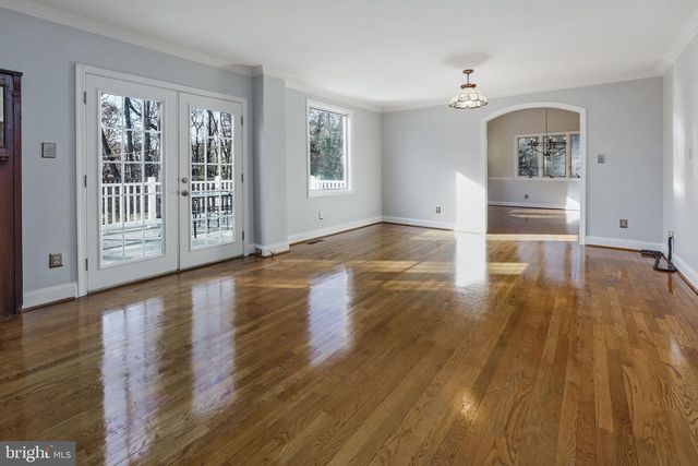2018 SWAN TER, Alexandria, VA 22307