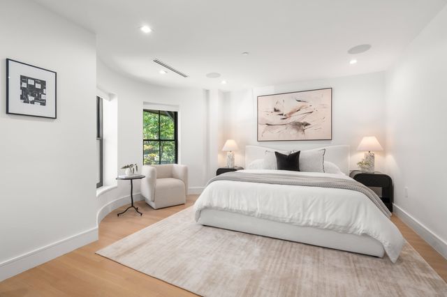 189 W Brookline St 1, Boston, MA 02118