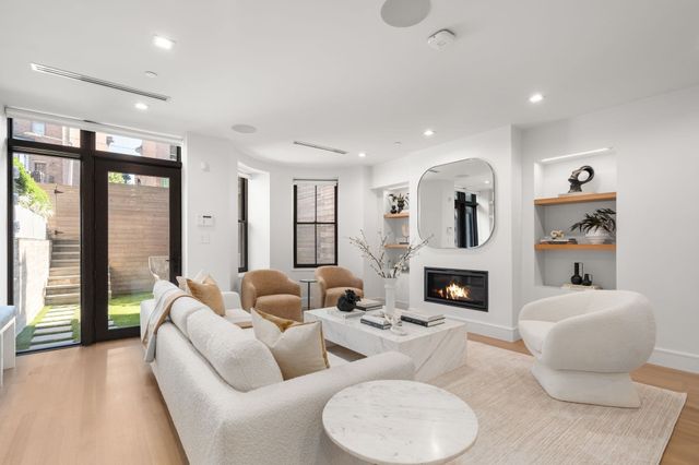 189 W Brookline St 1, Boston, MA 02118