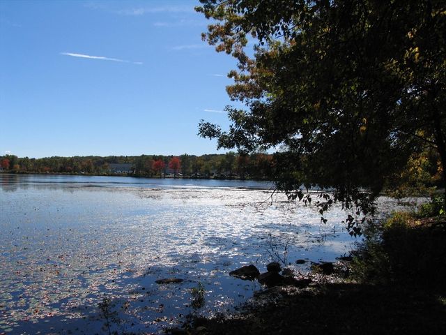 24 Crescent St 6, Northbridge, MA 01588