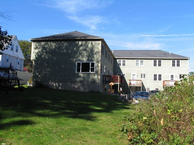 24 Crescent St 6, Northbridge, MA 01588