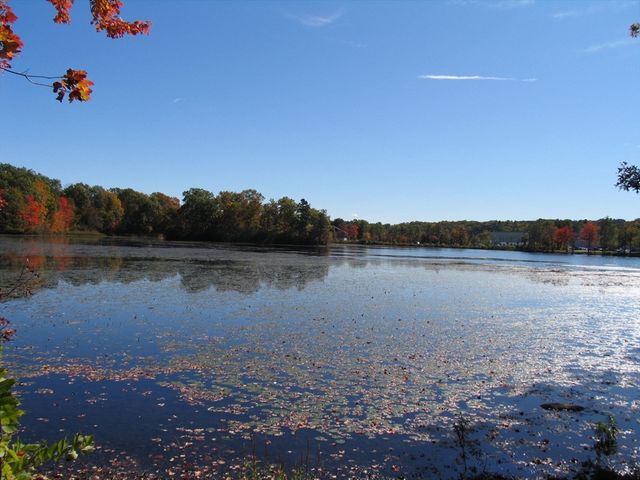 24 Crescent St 6, Northbridge, MA 01588