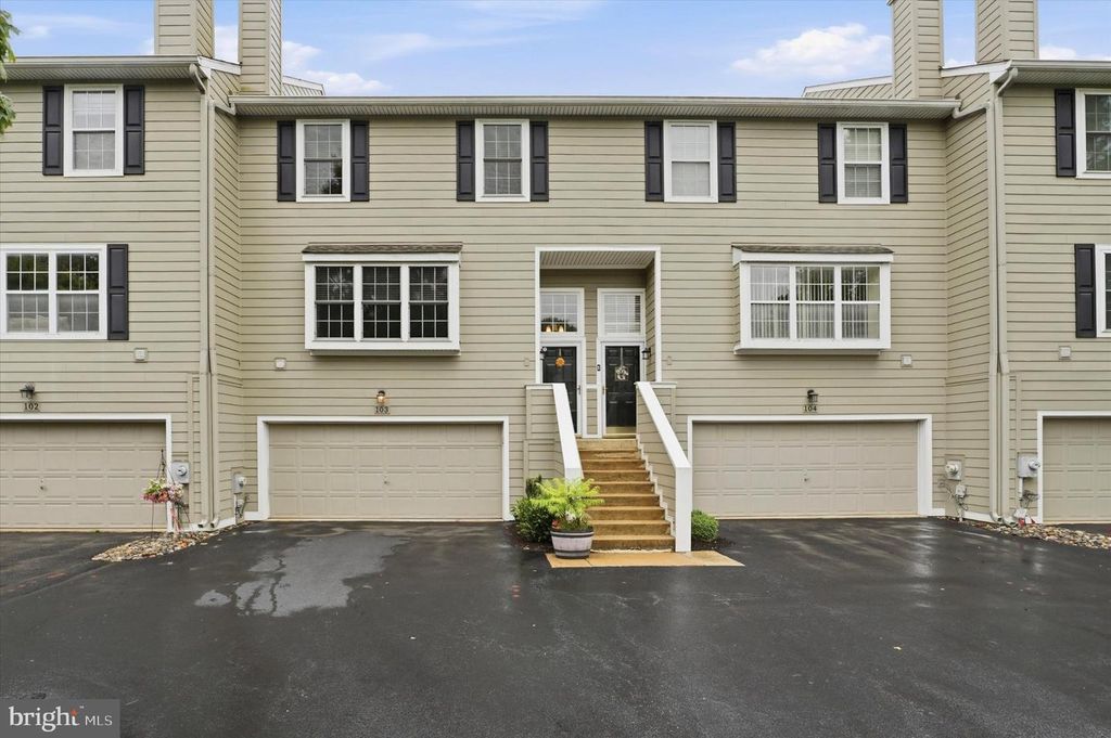 103 PRINCETON CIR, Newtown Square, PA 19073