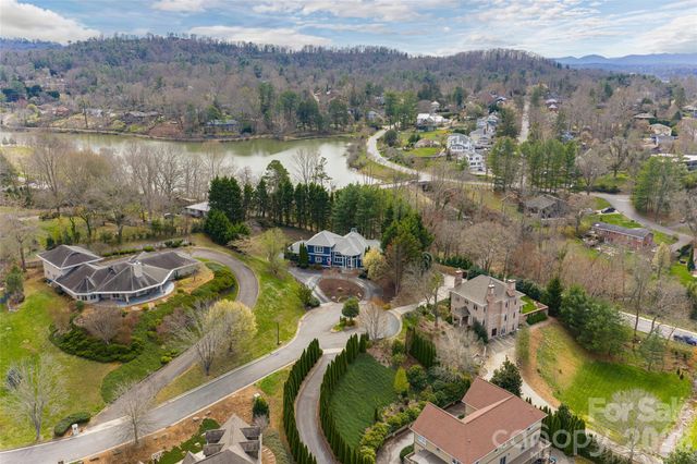 6 Oxford Court, Asheville, NC 28804