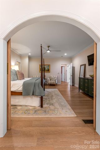 6 Oxford Court, Asheville, NC 28804
