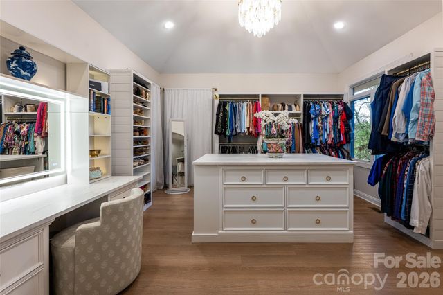 6 Oxford Court, Asheville, NC 28804