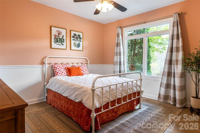 6 Oxford Court, Asheville, NC 28804