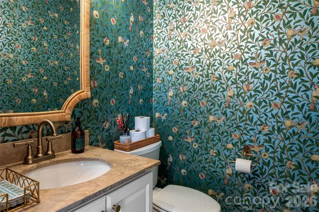 6 Oxford Court, Asheville, NC 28804