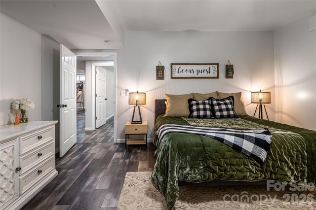 6 Oxford Court, Asheville, NC 28804