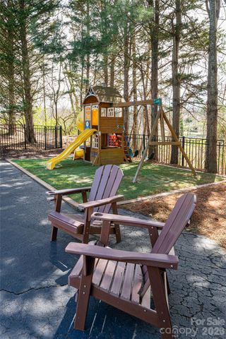 6 Oxford Court, Asheville, NC 28804
