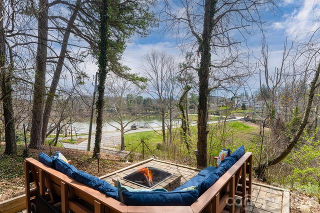 6 Oxford Court, Asheville, NC 28804