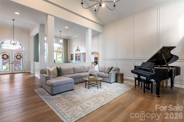 6 Oxford Court, Asheville, NC 28804
