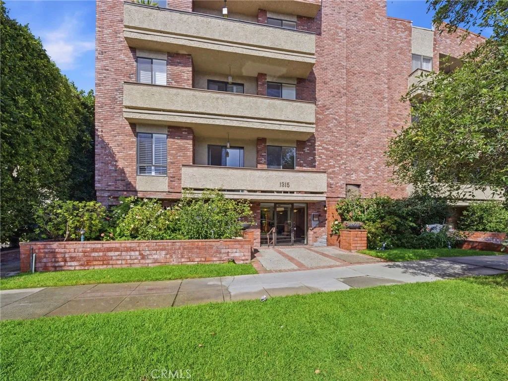 1315 roxbury dr 204, Los Angeles, CA 90035