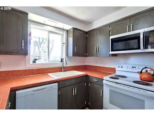 1005 Nw 6TH Ave, Canby, OR 97013