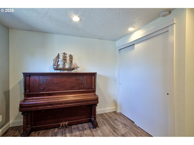 1005 Nw 6TH Ave, Canby, OR 97013