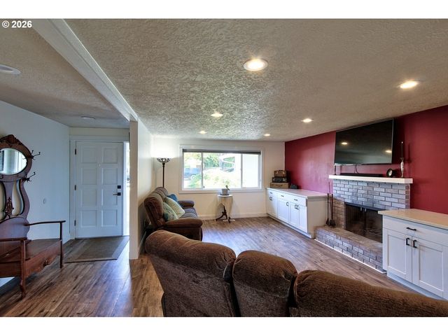 1005 Nw 6TH Ave, Canby, OR 97013