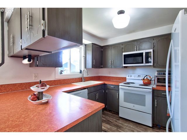 1005 Nw 6TH Ave, Canby, OR 97013