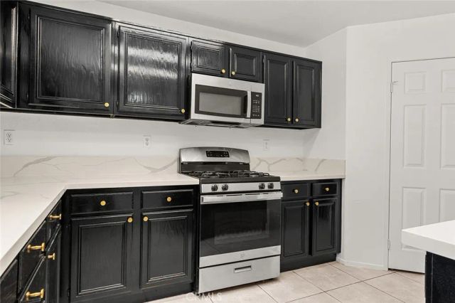 44713 Longfellow Avenue, Temecula, CA 92592