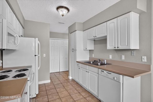 1800 PARK Avenue 358, Orange Park, FL 32073