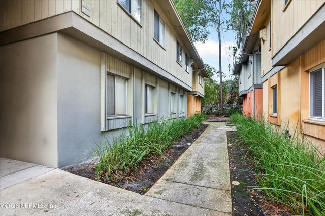 1800 PARK Avenue 358, Orange Park, FL 32073