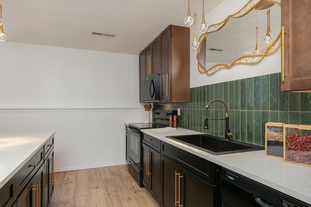 3514 S Southvale Court, Springfield, MO 65804