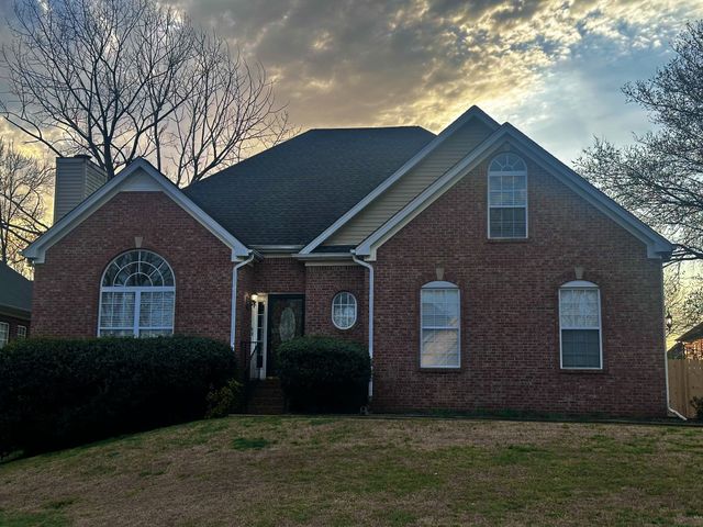 125 Lake Ridge Dr, Hendersonville, TN 37075