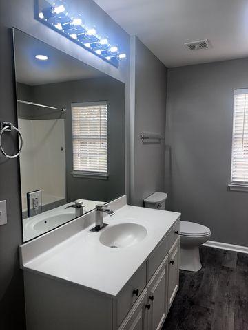 125 Lake Ridge Dr, Hendersonville, TN 37075