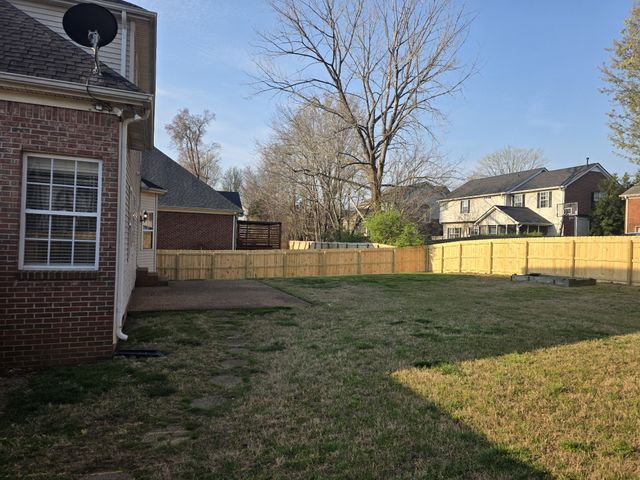 125 Lake Ridge Dr, Hendersonville, TN 37075