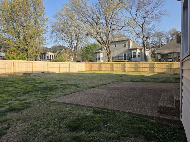 125 Lake Ridge Dr, Hendersonville, TN 37075